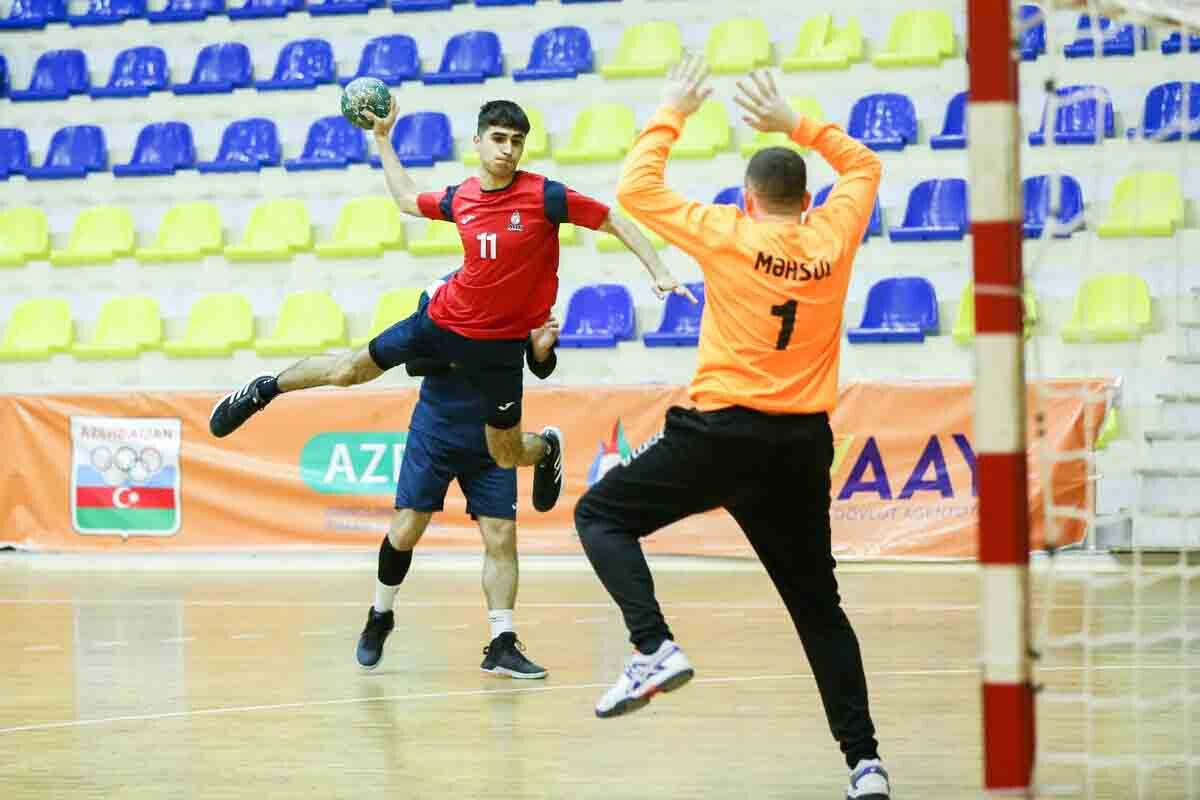 <p>Həndbolçuların ölkə çempionatı başlayıb&nbsp;</p>