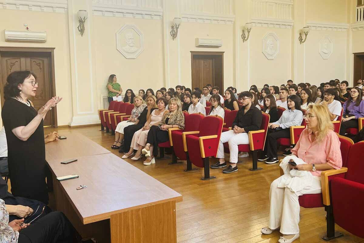 <p>BMA-da birinci kurs tələbələri ilə görüş keçirilib</p>