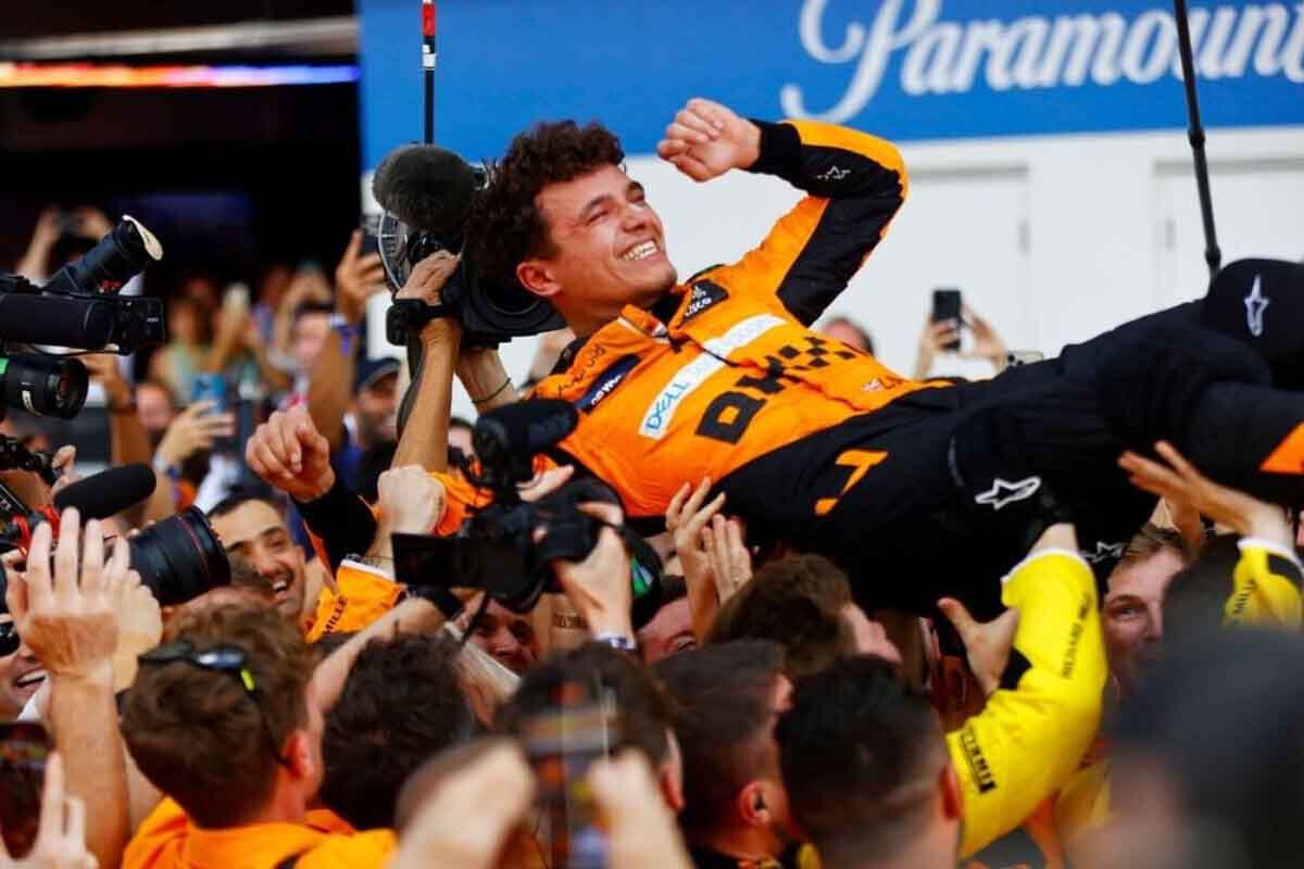 <p>Lando Norris Sinqapur&nbsp;Qran-Prisinin qalibidir</p>