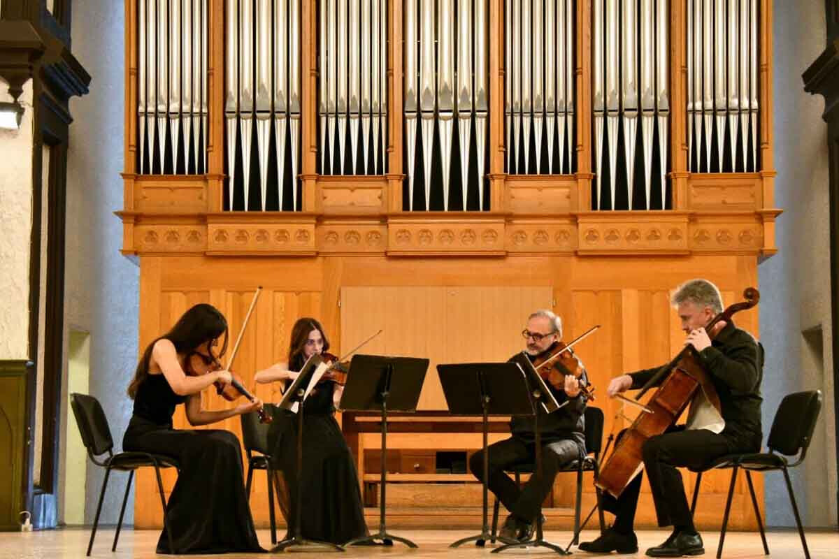 <p>&ldquo;Kamera musiqisi axşamı&rdquo; adlı konsert keçirilib</p>