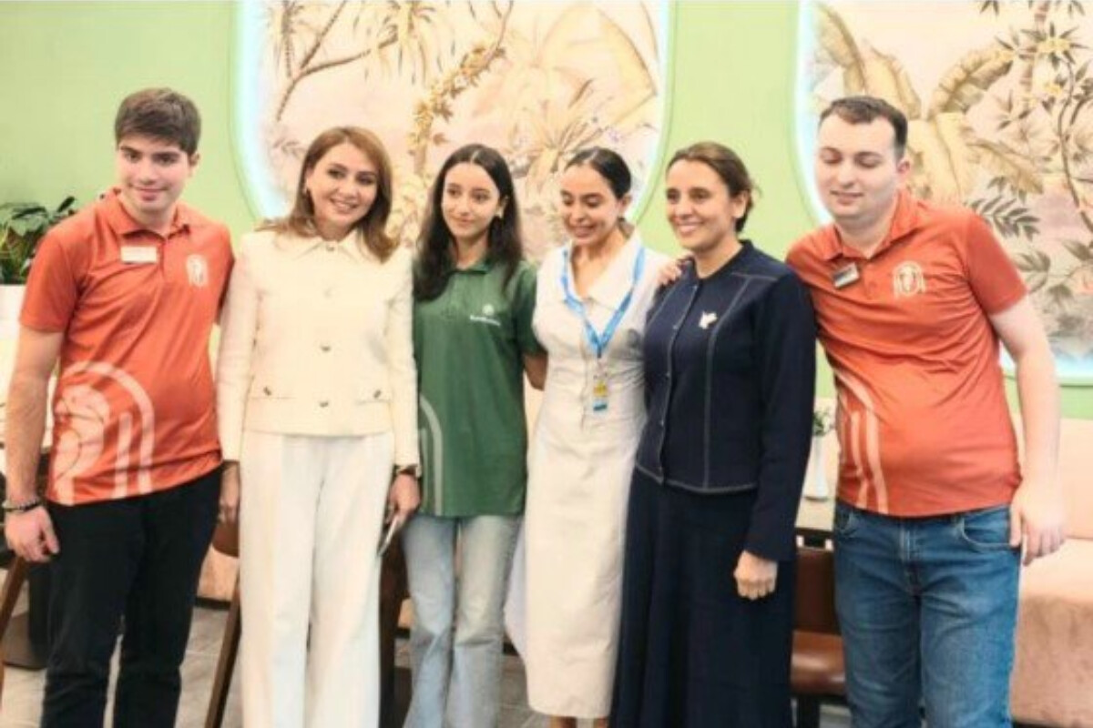 <p>Leyla Əliyeva Bakıda fiziki məhdudiyyətli insanların&nbsp;işlədiyi inklüziv kafedə olub</p>
