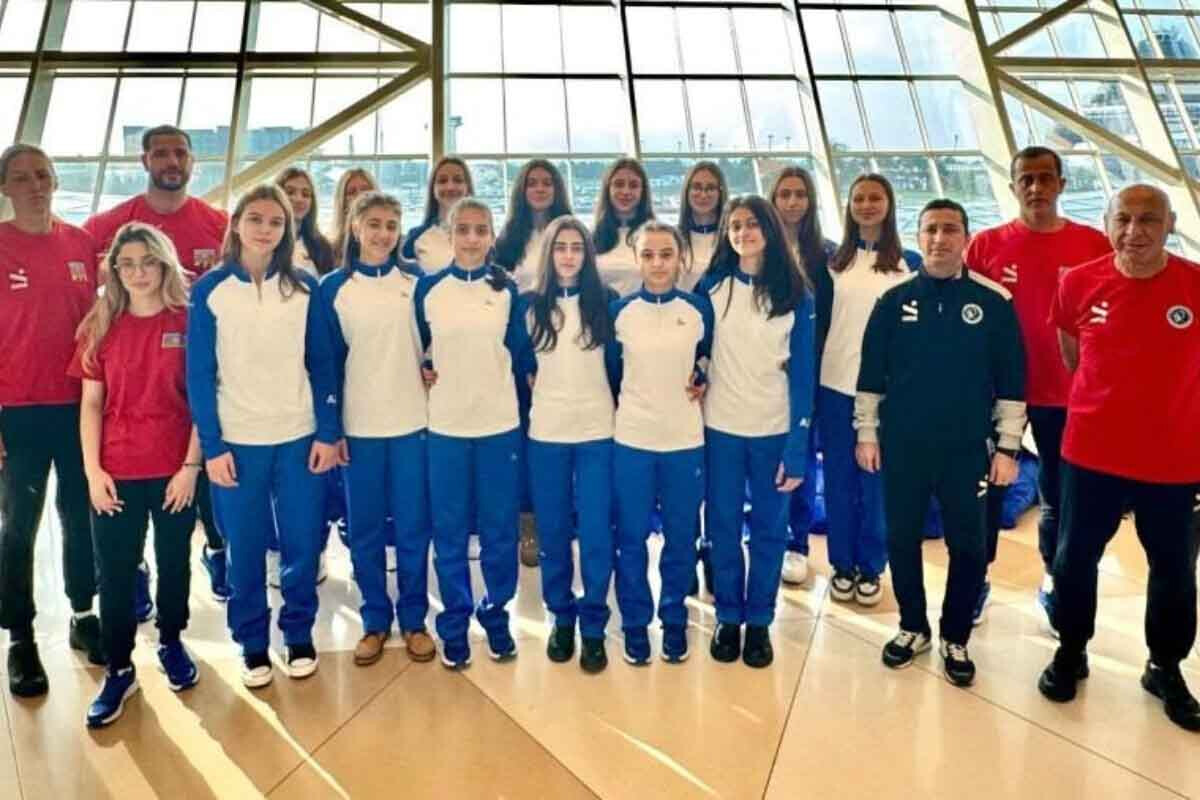 <p>Qızlardan ibarət U-16 voleybol komandamız&nbsp;EEVZA-da ikinci dəfə büdrəyib&nbsp;</p>