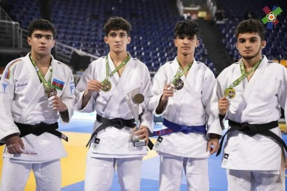 <p>Yeniyetmə cüdoçularımız AK-da 8 medalla&nbsp;ikinci olublar</p>