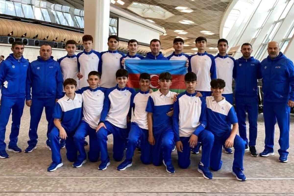 <p>Oğlan voleybolçulardan ibarət U-16 millimiz&nbsp;EEVZA-da Gürcüstana da uduzub&nbsp;</p>
