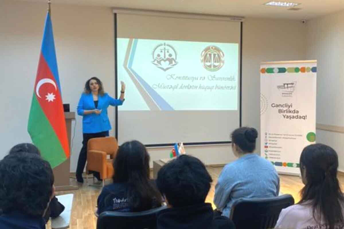 <p>&ldquo;Konstitusiya və Suverenlik: Hüquqi Dövlətin&nbsp;Bünövrəsi&rdquo; adlı təlim keçirib</p>