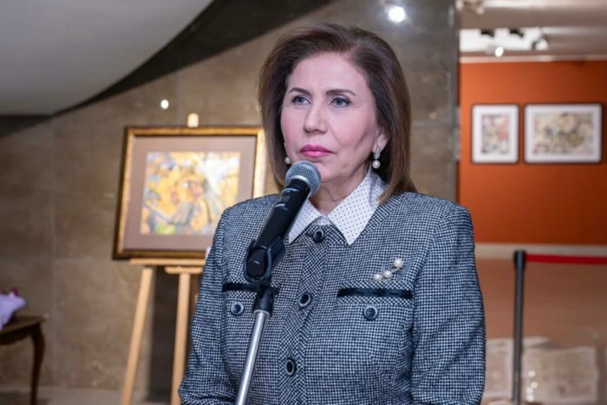 <p>Bahar Muradova: Çizdiyi bu qarışıq məntiqi ardıcıllıq qarşısında heyrətlənməmək mümkünsüzdür</p>
