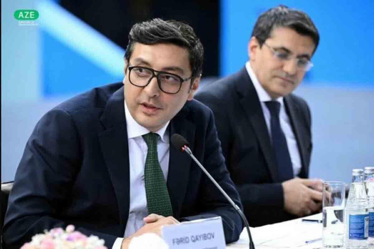 <p>Fərid Qayıbov beynəlxalq yarışlarda uğurla çıxış&nbsp;edən idmançılarla görüşüb</p>