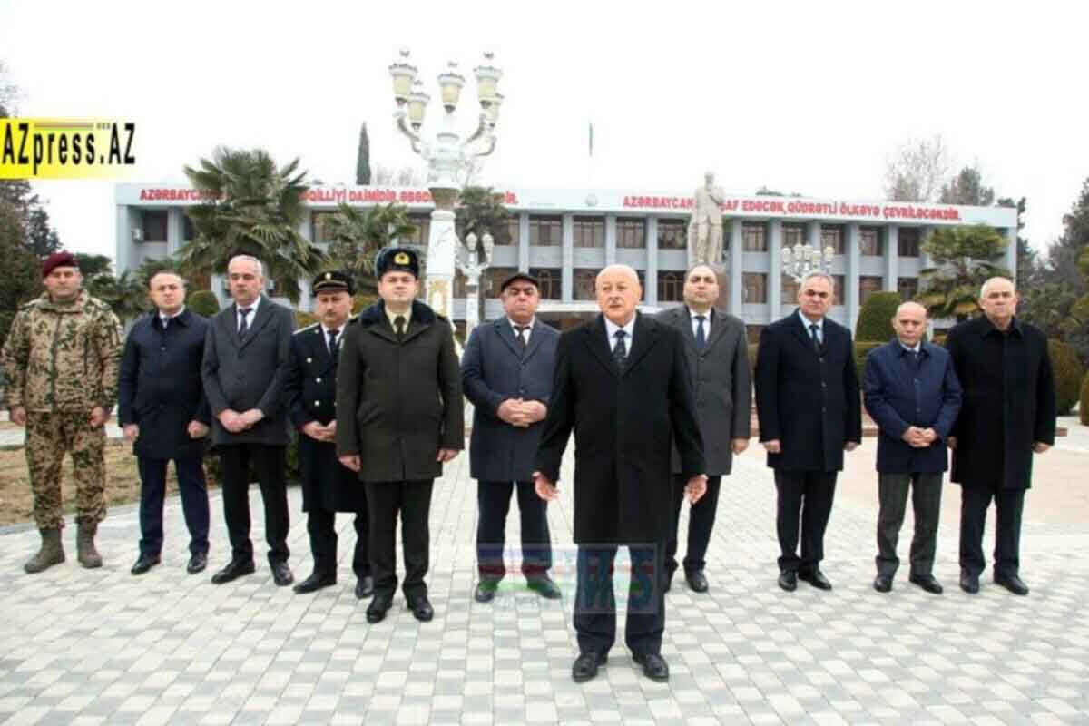 <p>Ağcabədidə Səfərbərlik və Hərbi Xidmətə&nbsp;Çağırış üzrə Dövlət Xidmətinin peşə bayramı qeyd olundu</p>