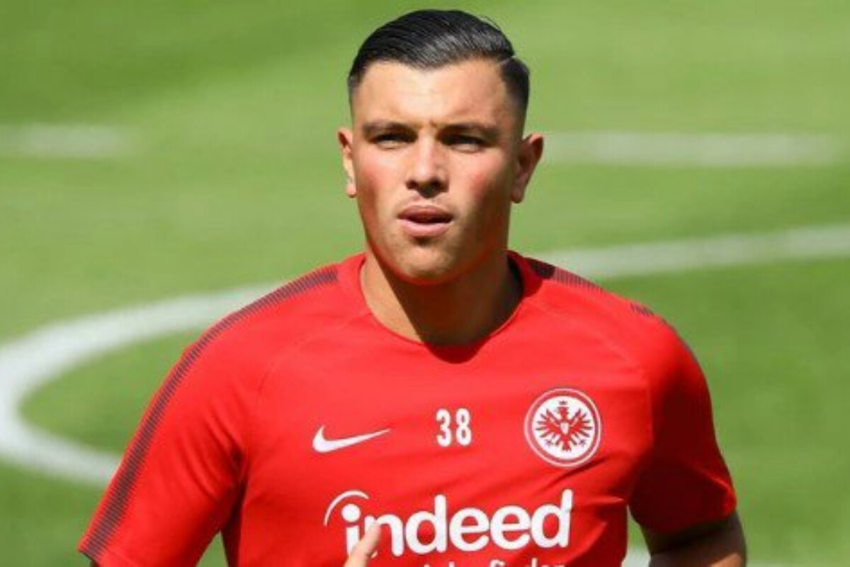 <p>Azərbaycan millisinin hücumçusu karyerasını Polşada davam etdirəcək</p>