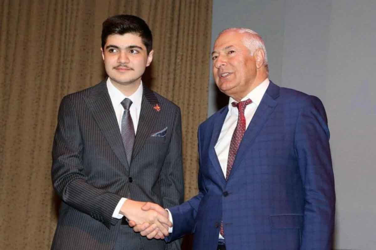 <p>Sevindik Nəsiboğlu: Xalqımızın dəyərlisi Asif Rüstəmlini doğum günü münasibətilə ürəkdən təbrik edirəm!</p>