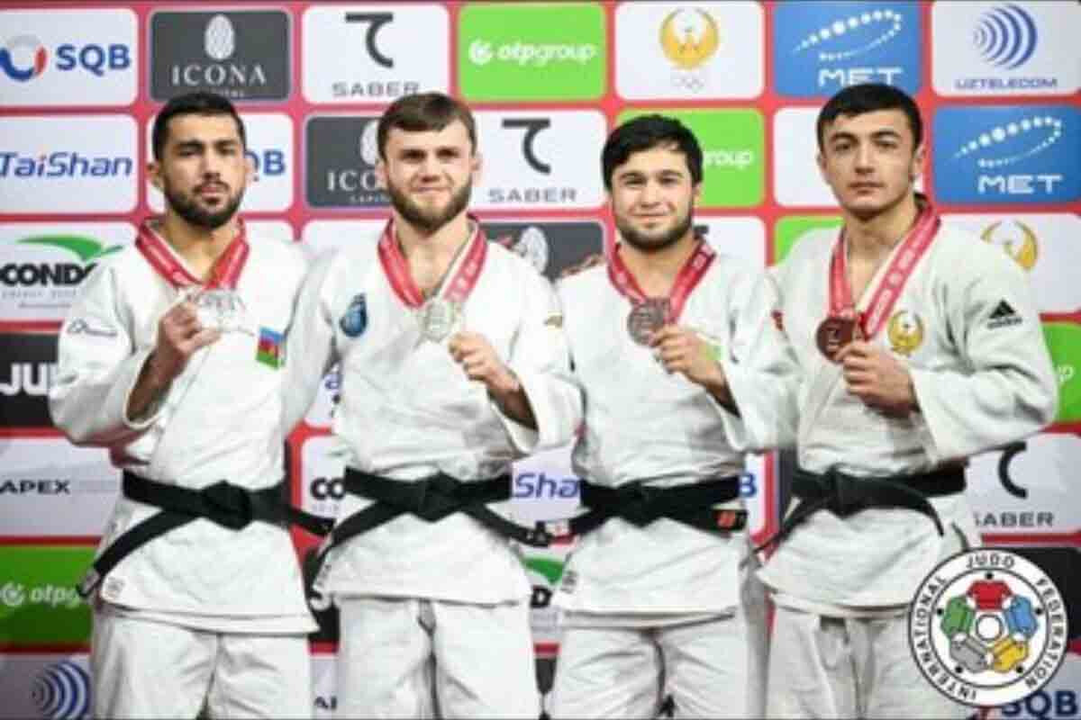 <p>Azərbaycan yığması 