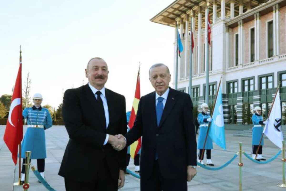 <p>Prezident: Bakı-Tbilisi-Qars dəmir yolu türk dünyasının birləşməsinə böyük fayda verir</p>