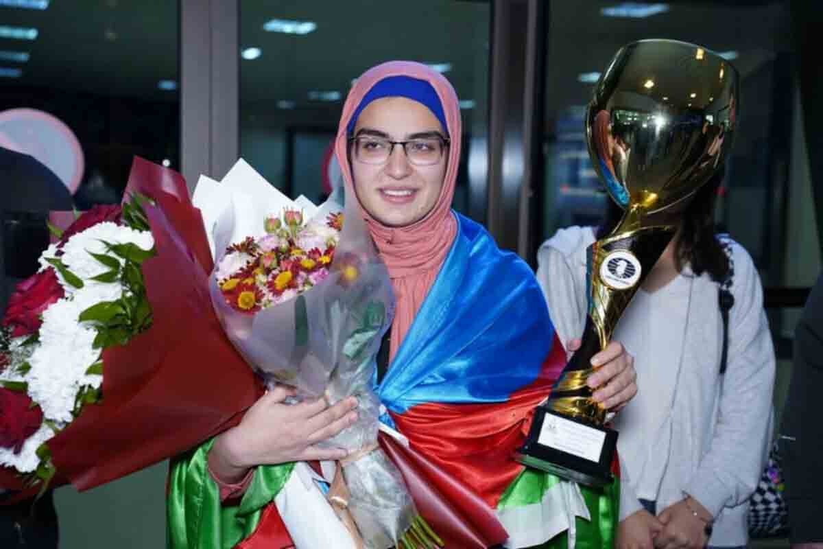 <p>Ayan Allahverdiyeva liderlər qrupunda mövqeyini möhkəmləndirib</p>