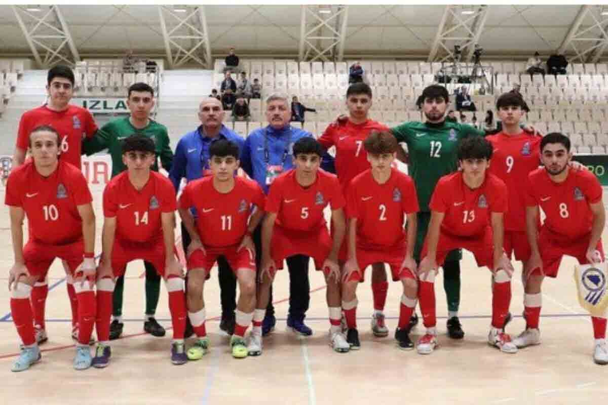 <p>19 yaşadək futbolçulardan ibarət Azərbaycan yığması Avropa&nbsp;çempionatında Xorvatiya ilə qarşılaşmağa hazırlaşır</p>