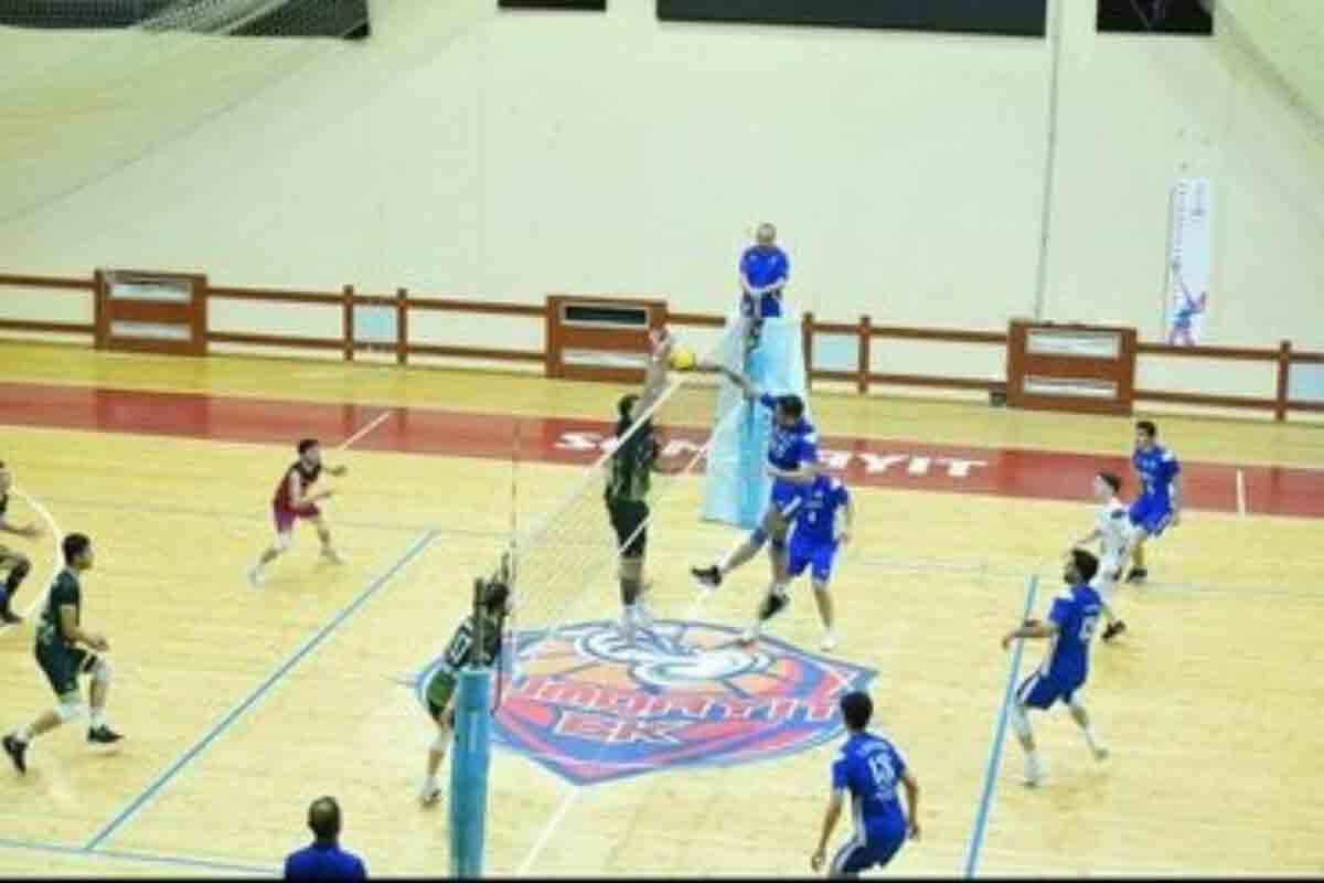 <p>Liderlər qələbə seriyasını davam etdirirlər</p>