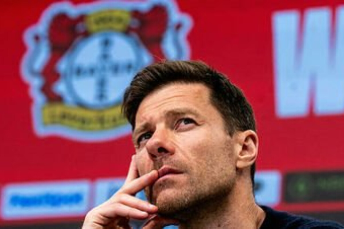 <p>Alonso futbolçularını 