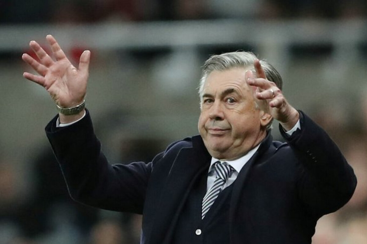 <p>Braziliya Klublararası Dünya Çempionatı öncəsi Ançelottinin&nbsp;milli komandaya başçılıq etməsini istəyir</p>