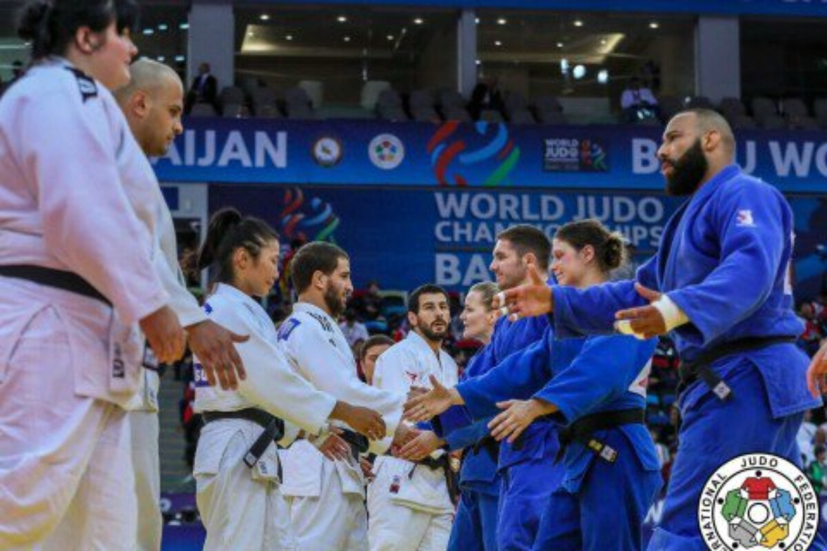 <p>Cüdo üzrə Avropa Çempionatında qarışıq komandaların&nbsp;püşkatması yenidən keçiriləcək</p>