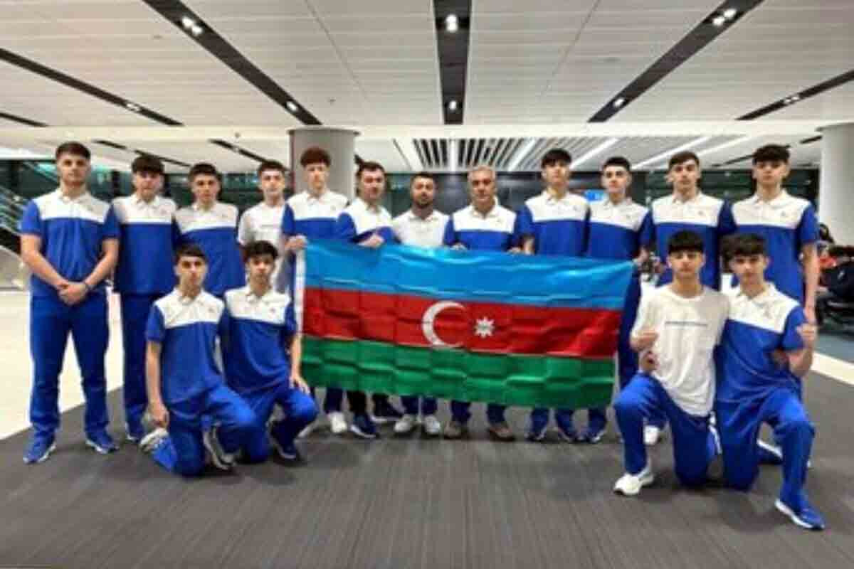 <p>U-16 voleybol millimiz İspaniyaya yollanıb</p>