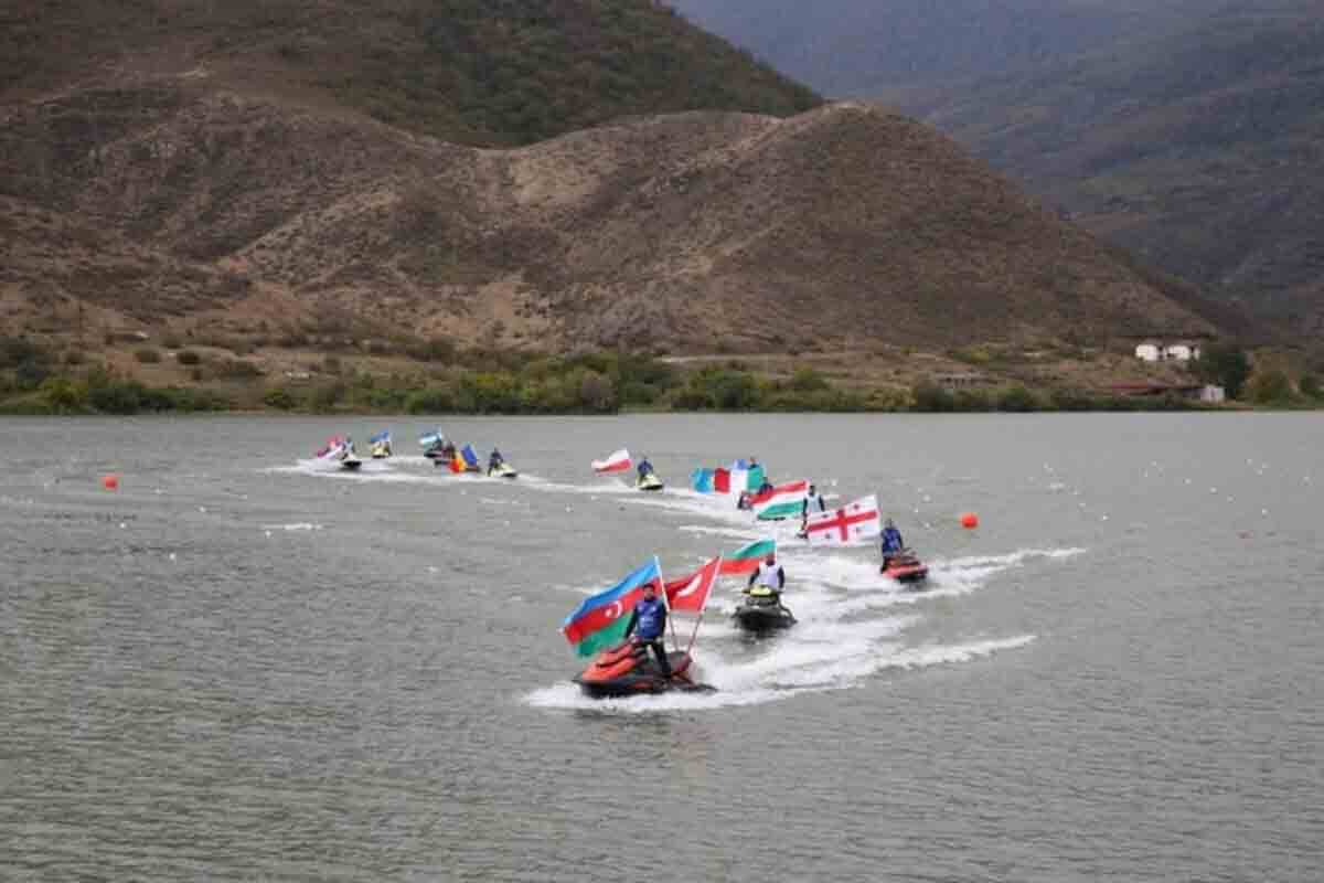 <p>Suqovuşanda &ldquo;Prezident Kuboku-2025&rdquo; beynəlxalq&nbsp;reqatası start götürüb</p>