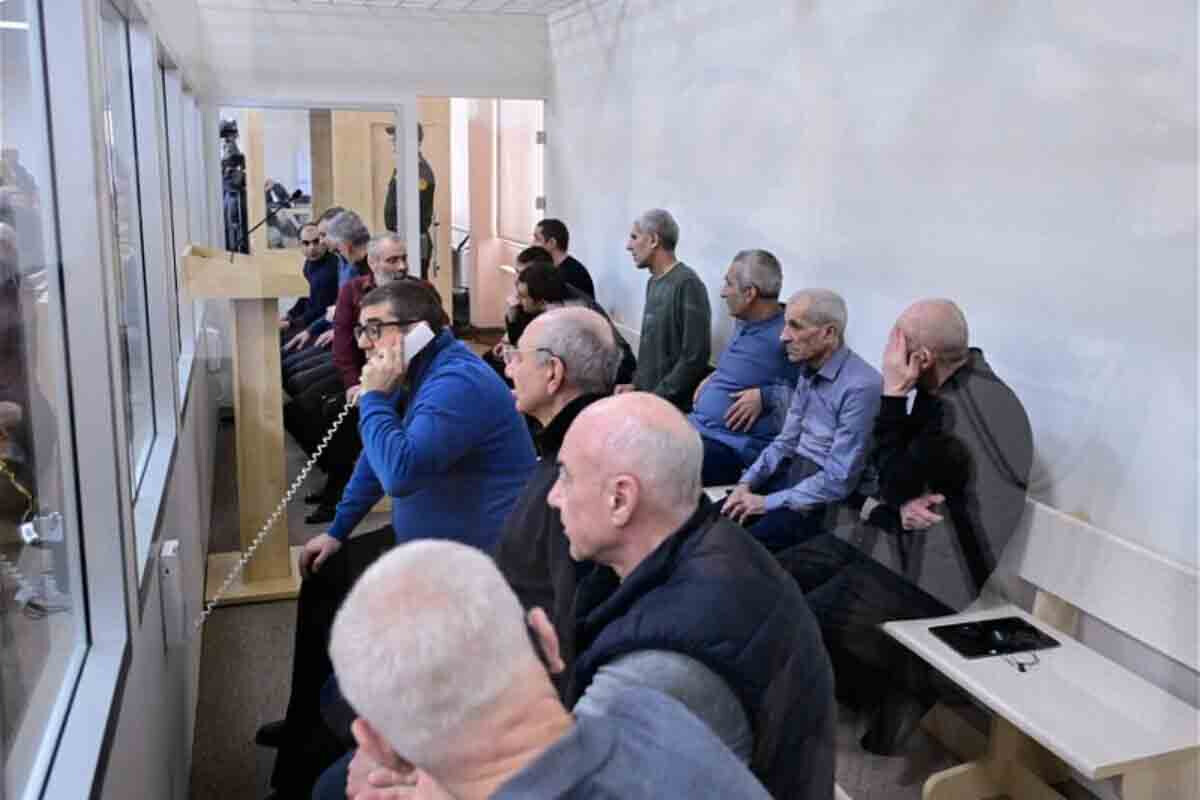 <p>Bakıda hərbi cinayətlərdə ittiham olunan&nbsp;ermənilərin məhkəməsi davam edir</p>