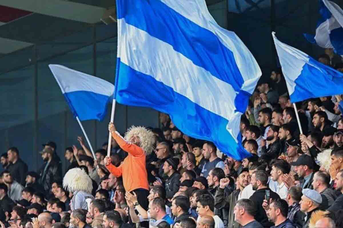 <p>Rekord tamaşaçı: Azərbaycan II Liqasının oyununa 4500 azarkeş</p>