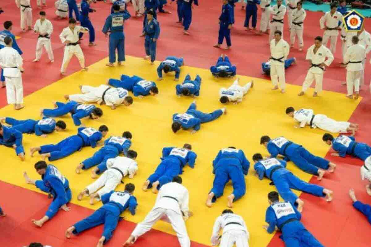 <p>Cüdoçularımız İstanbulda təlim-məşq toplanışında&nbsp;Avropa Kubokuna hazırlaşırlar</p>