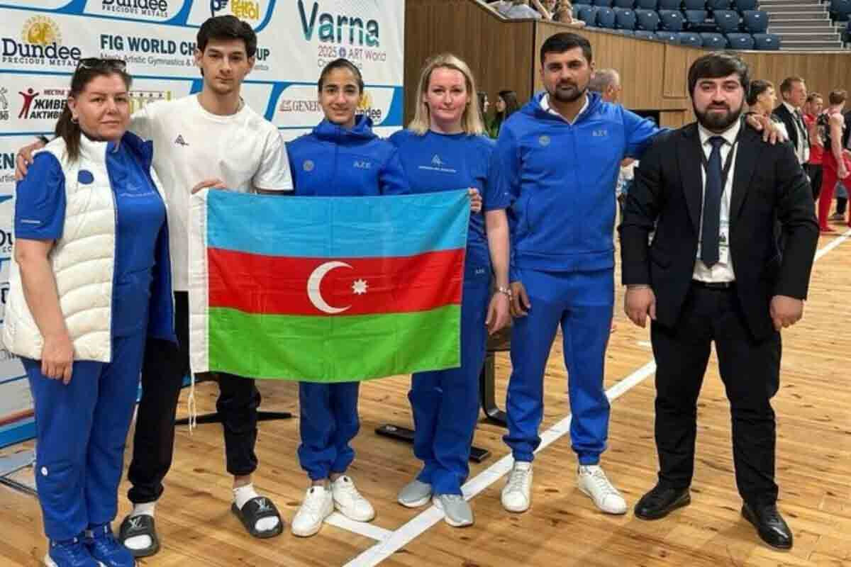 <p>Gimnastlar Varnaya yola düşüblər</p>