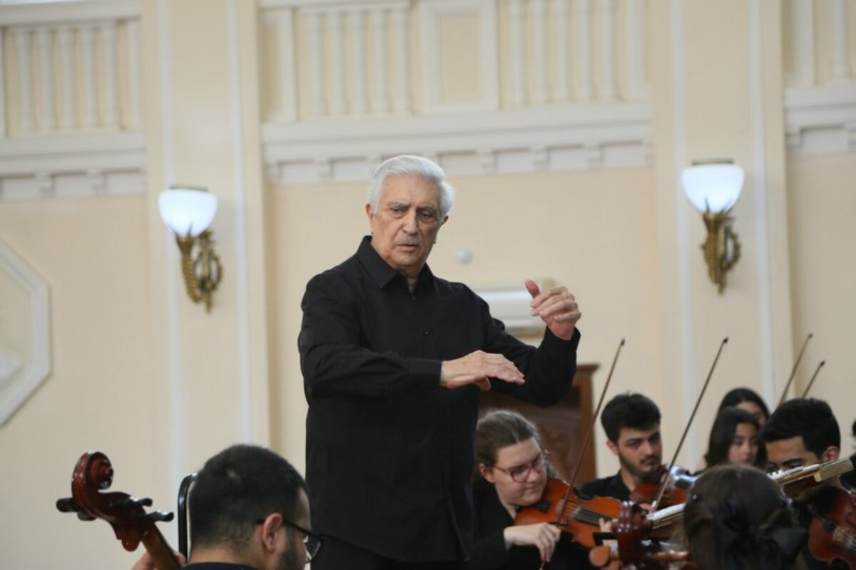 <p>Üzeyir Hacıbəylinin 140 illiyi çərçivəsində növbəti təntənəli konsert</p>