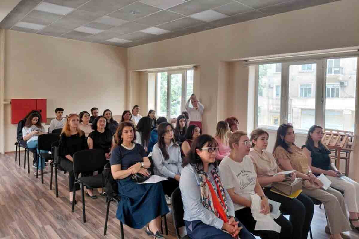 <p>Bakı Musiqi Akademiyasında İohan Ştrausun 200 illiyinə həsr olunmuş konsert-konfrans keçirildi</p>