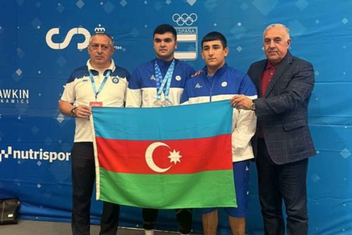 <p>Muhəmmədəli Məmmədzadə AÇ-da iki gümüşlə ikinci olub</p>