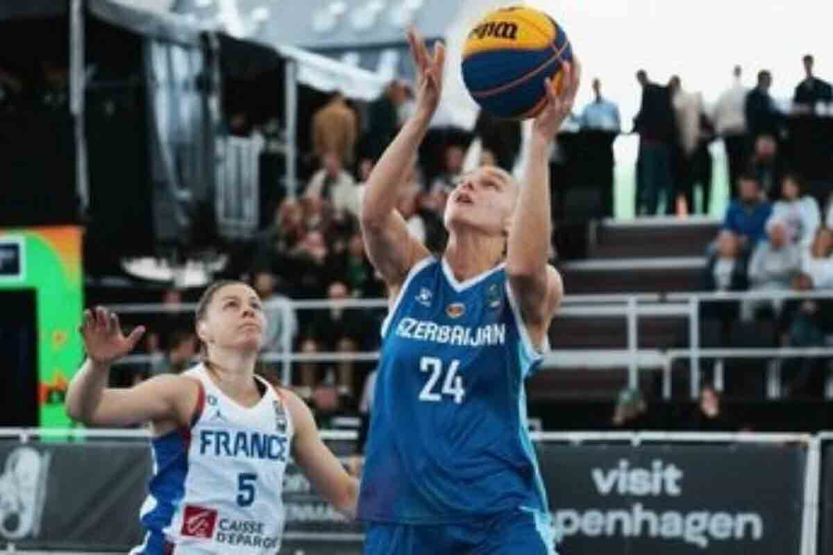 <p>Qadın basketbol millimiz AÇ-da tarixi uğura imza atıb</p>