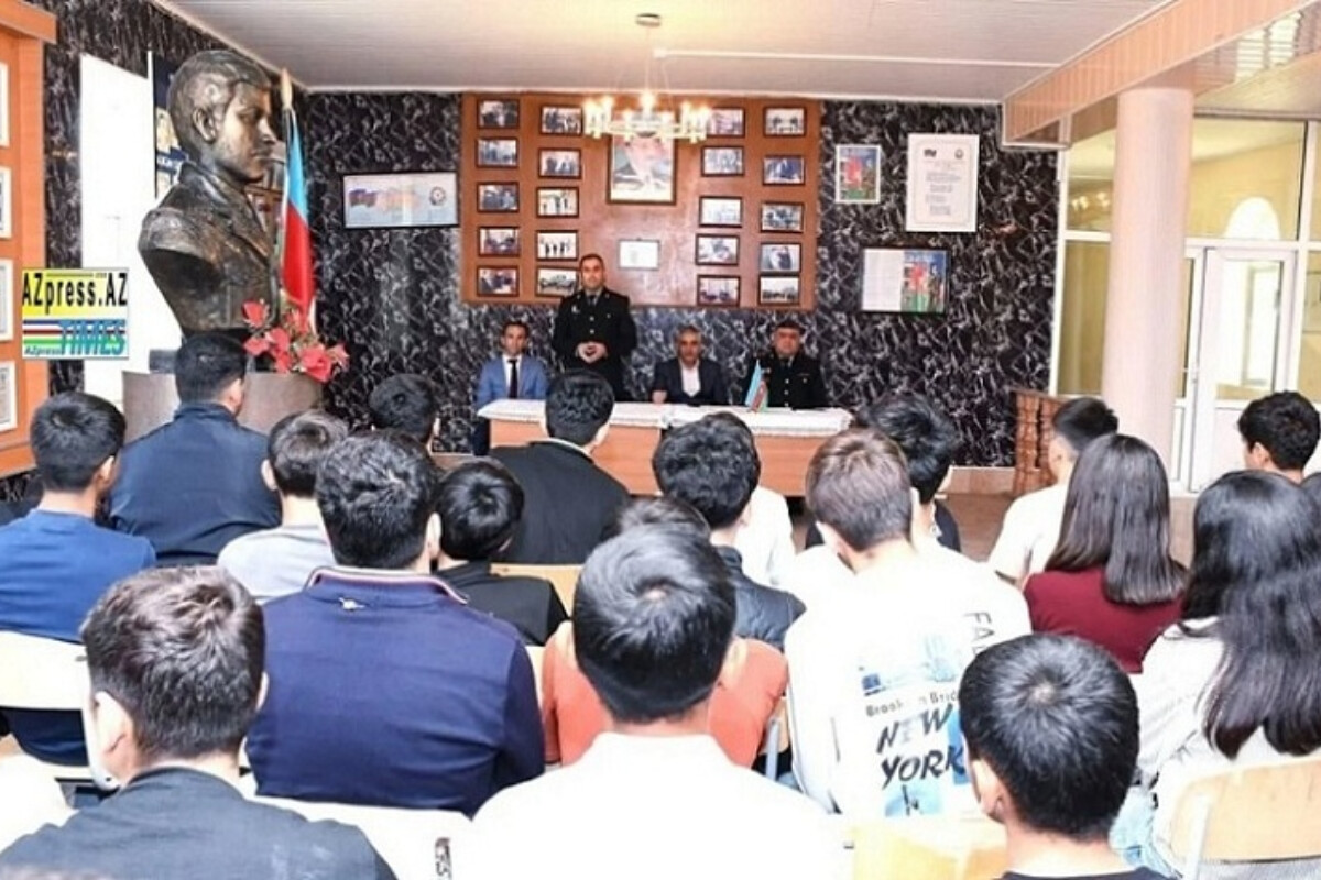 <p><em><strong>Masallıda məktəblilərlə maarifləndirici görüşlər keçirilib</strong></em></p>