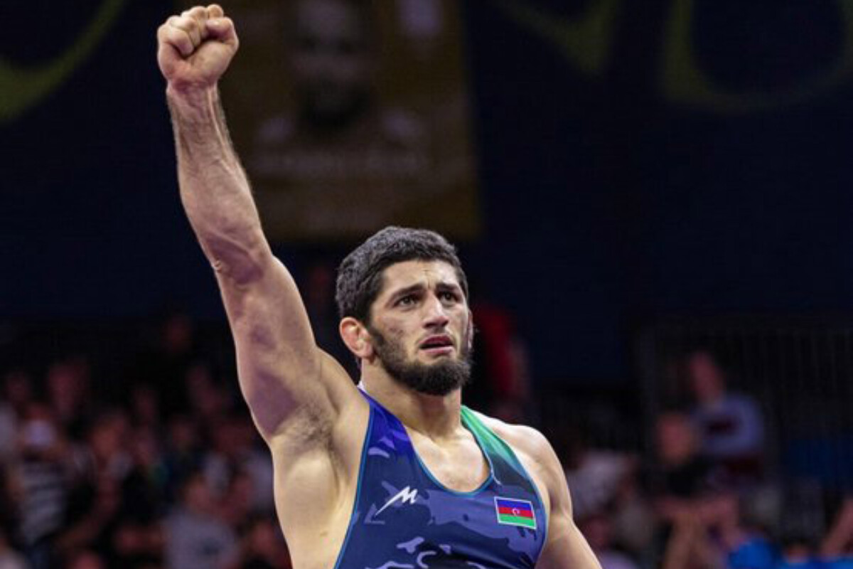 <p>Maqomedxan Maqomedov yeni çəkidə qızıl medal qazanıb&nbsp;</p>