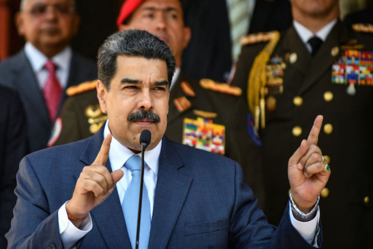 <p>İsveçrə Nikolas Maduro və onunla əlaqəli&nbsp;şəxslərin aktivlərini dondurub</p>