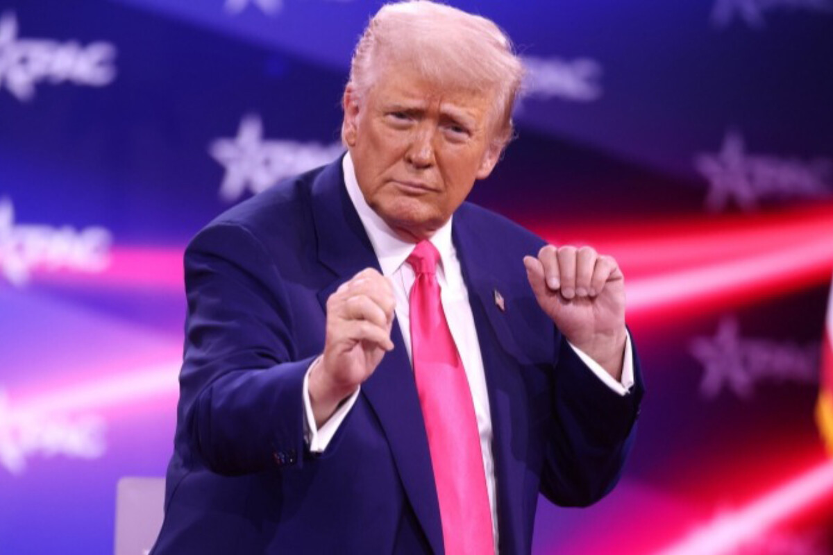 <p>Tramp ABŞ-yə üç yeni ştatı daxil etmək istəyir</p>