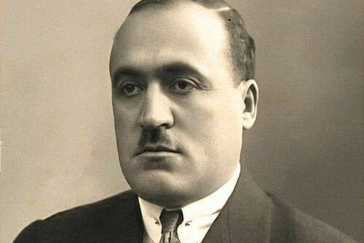 <p>Kitablar səltənətinin inciləri:&nbsp;&ldquo;Dumanlı Təbriz&rdquo;&nbsp;</p>