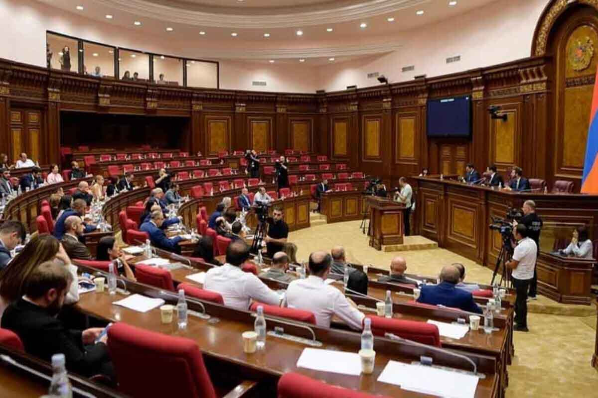 <p>Robert Köçəryanın bloku yeni Ermənistan parlamentində&nbsp;iştirakını təsdiqləyib</p>