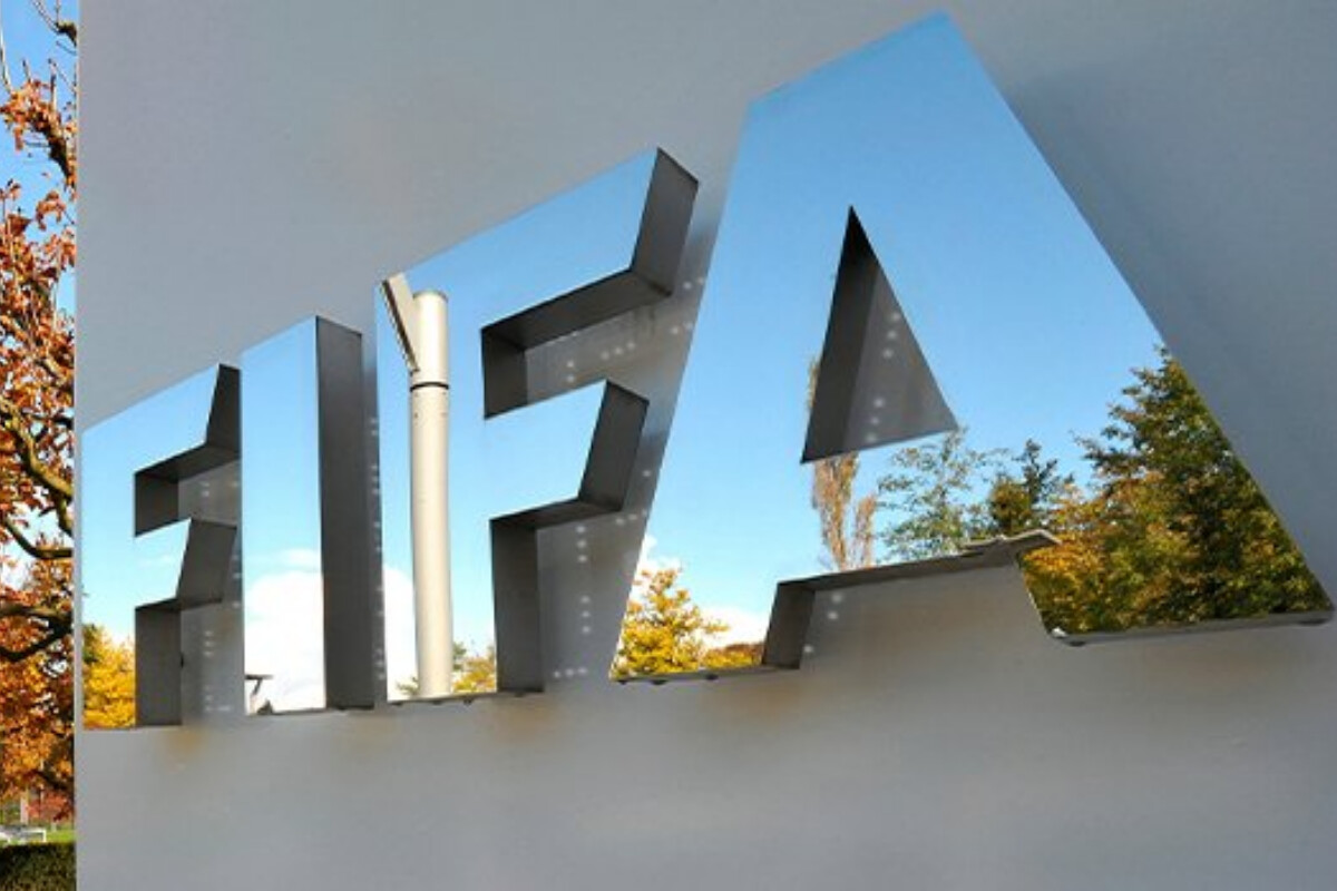 <p>FİFA Rusiyanın beynəlxalq futbola qayıtmasını nəzərdən keçirəcək</p>