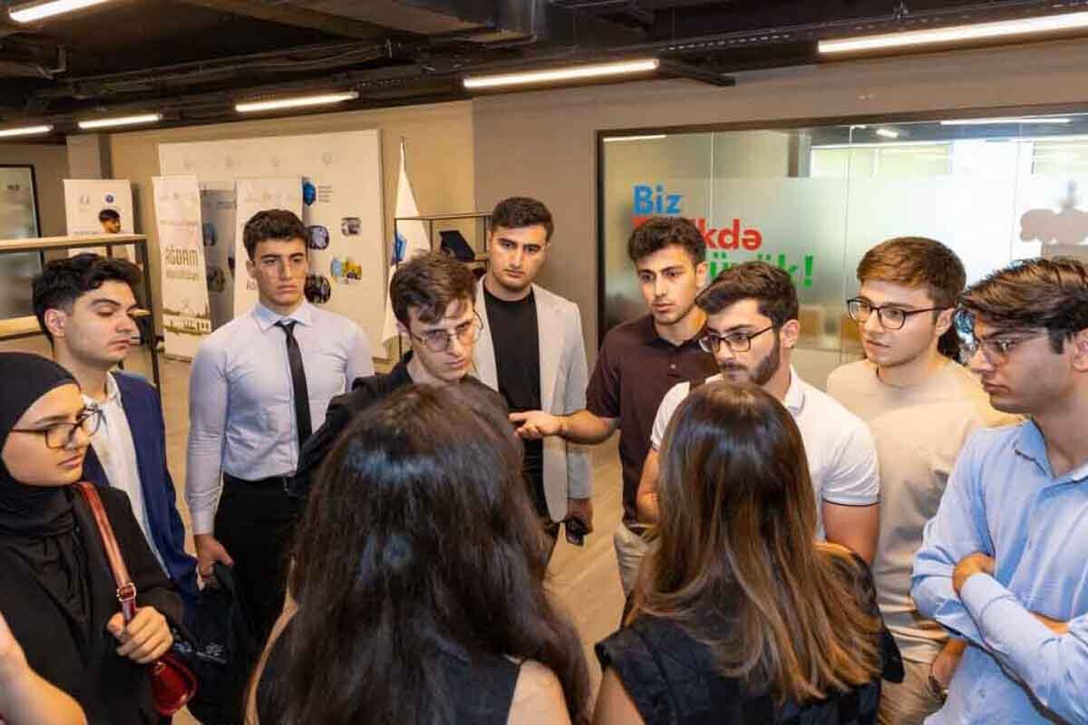 Gənclər Fondu və Bakcell "İnnovasiya və Süni İntellekt" üzrə təqaüd proqramının qalibləri ilə görüş keçirib