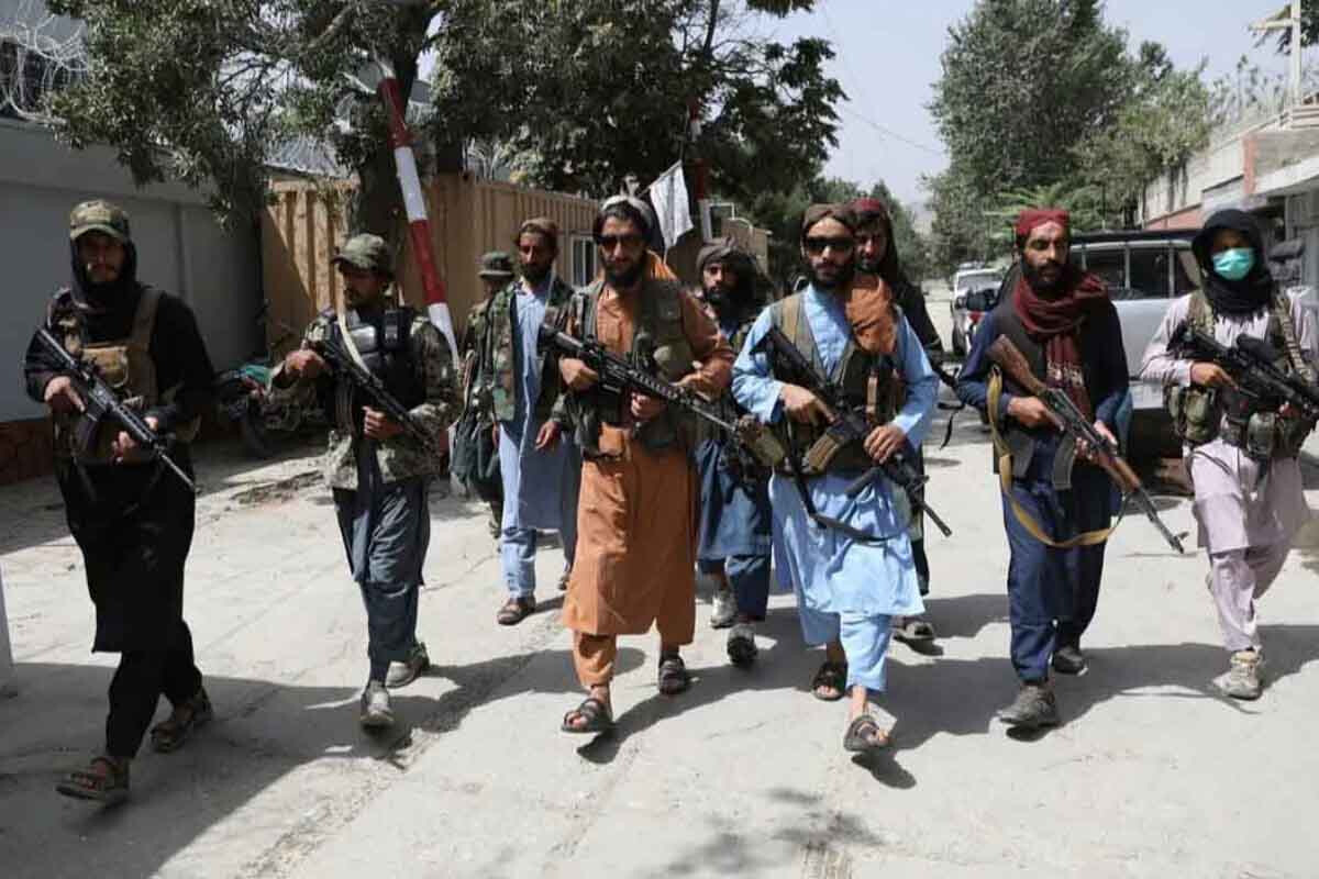 <p>Taliban hakimiyyətə gələndən bəri ilk dəfə olaraq üsyançılar bir rayonu ələ keçiriblər</p>
