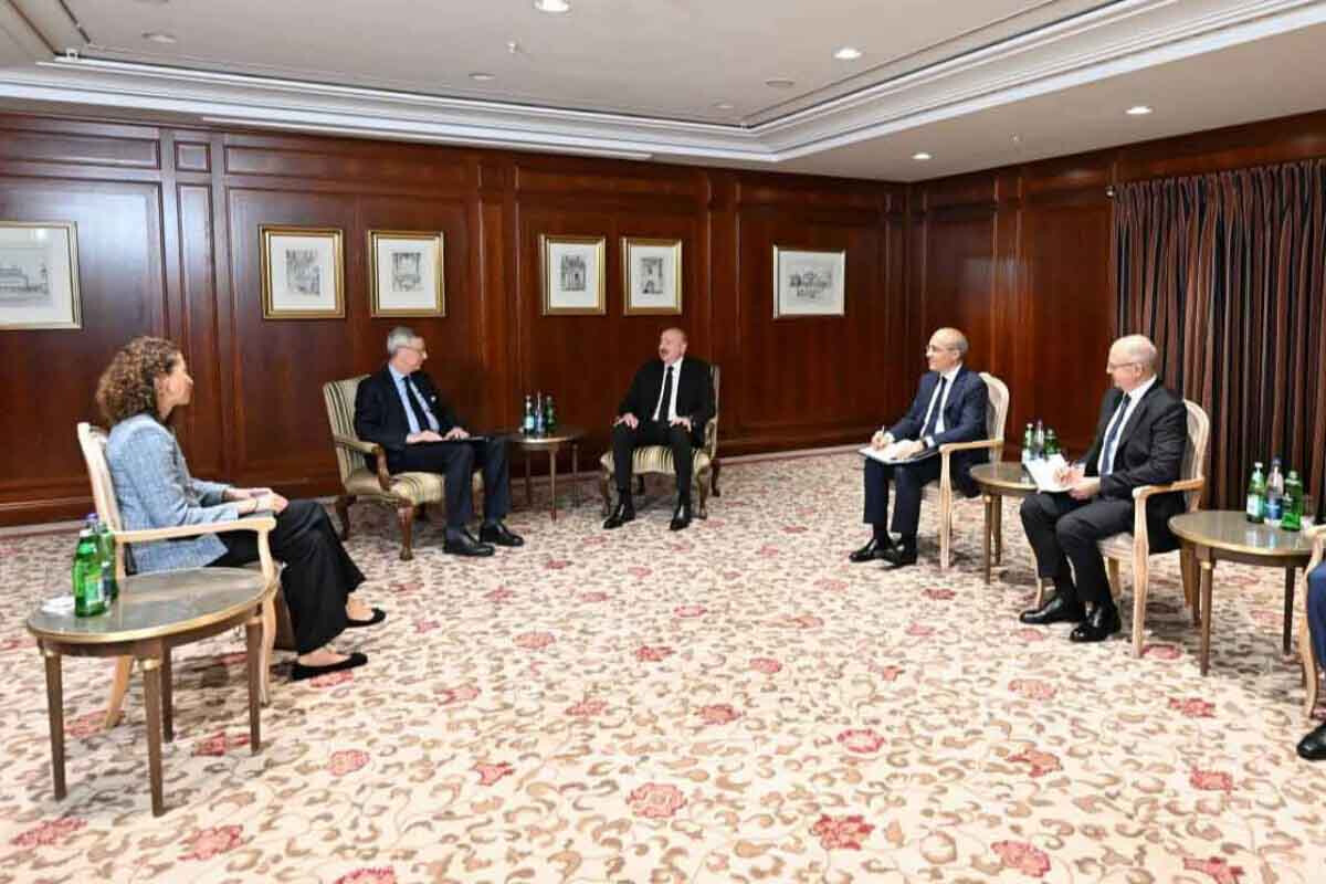 <p>İlham Əliyev Almaniya İqtisadiyyatının Şərq&nbsp;Komitəsinin sədri Mixael Harms ilə görüşüb</p>
