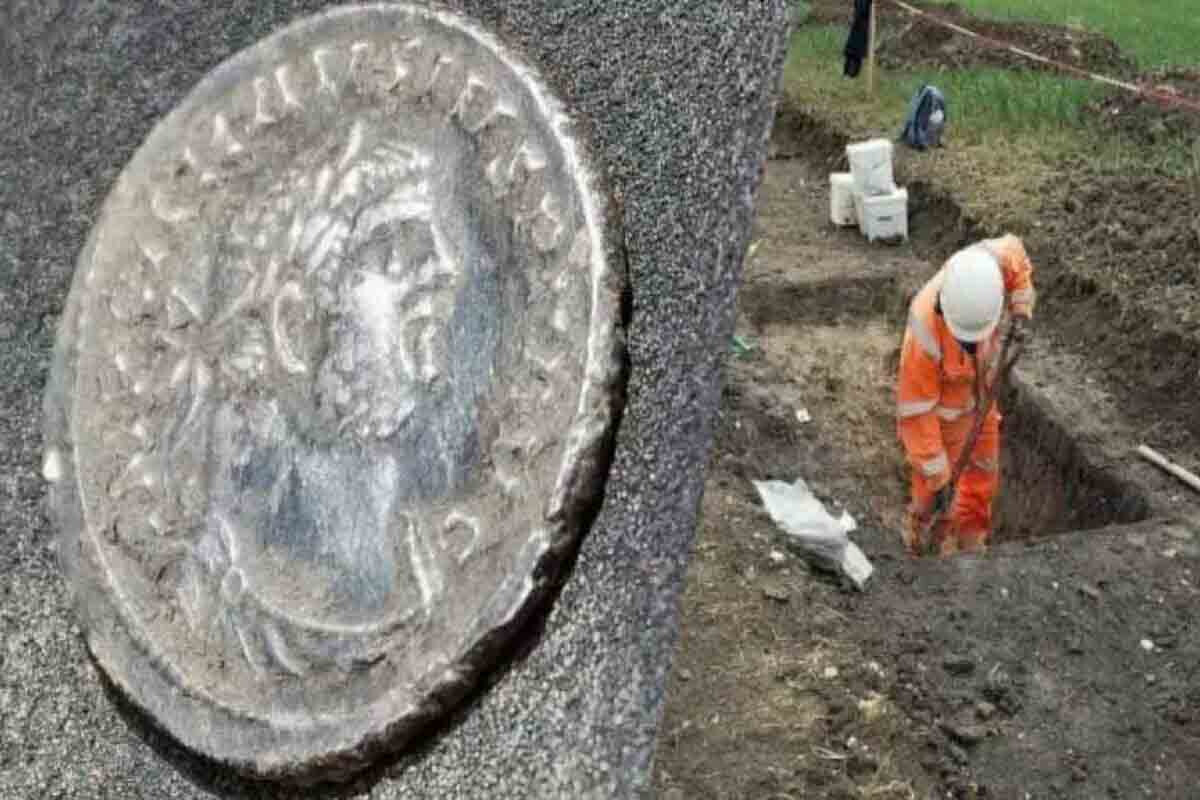 <p>İngiltərədə taxt-taca hakim imperator Karausiusa&nbsp;məxsus nadir Roma sikkəsi tapılıb</p>