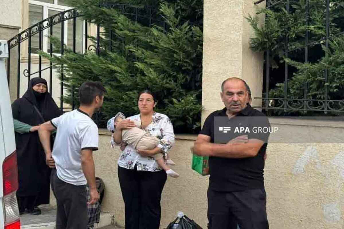 <p>Xocavənd və Şuşaya növbəti köç karvanı yola salınıb</p>
<p> </p>