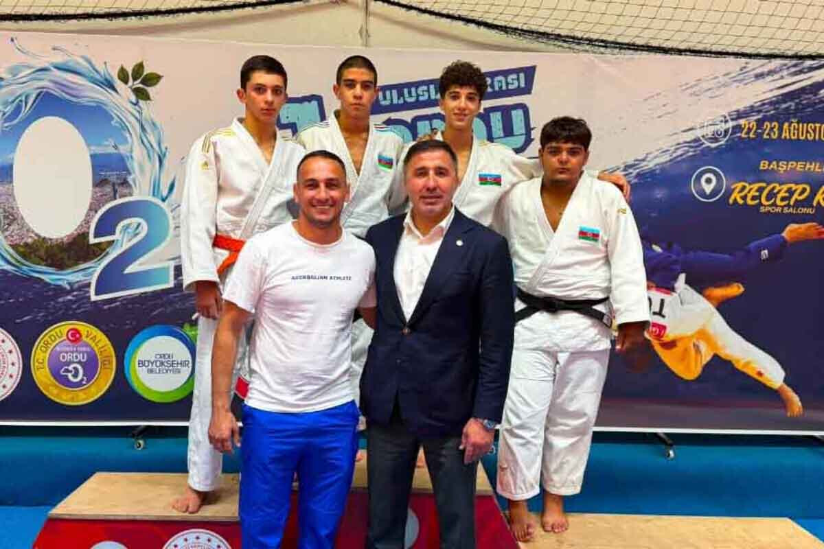 <p>Yeniyetmə cüdoçularımız&nbsp;Türkiyədən 4 medalla dönüblər&nbsp;</p>