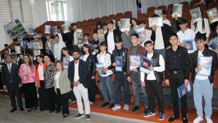 <p>&ldquo;Erkən nikah qeyri-müəyyən gələcək&rdquo; gənclərin&nbsp;sosial-psixoloji maarifləndirilməsi layihəsi davam edir +FOTO=5</p>