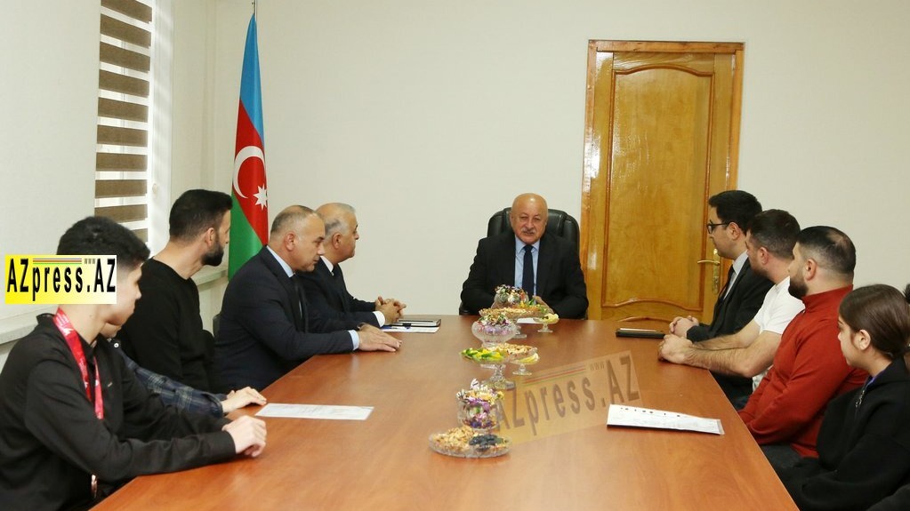 <p>Ağcabədidə qalib idmançılarla görüş keçirib +FOTO=17<br />
&nbsp;</p>