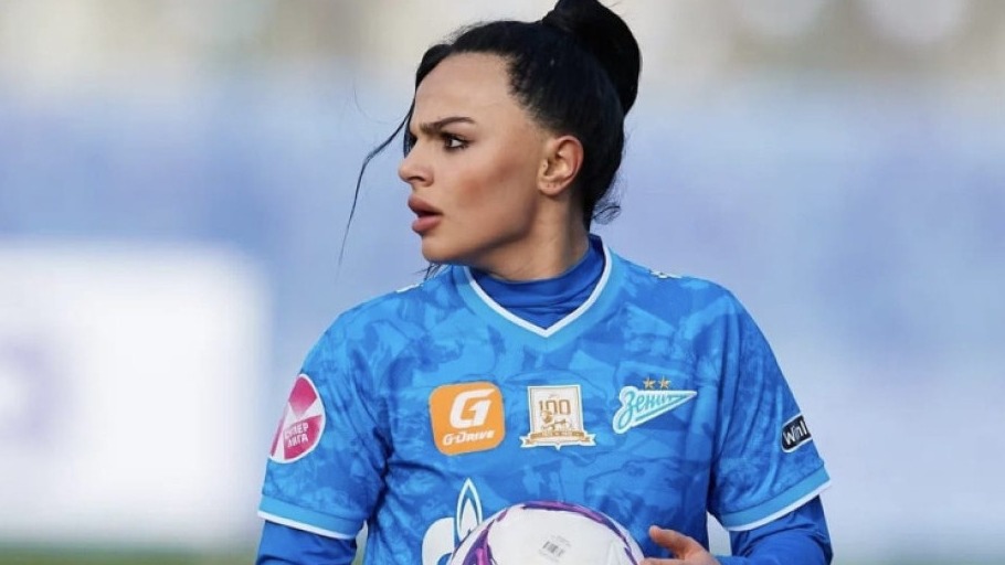 <p>Azərbaycan milli komandasının futbolçusu&nbsp;Avropa klublarından təkliflər alıb</p>