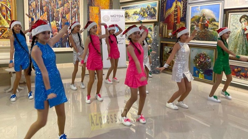 <p>&ldquo;Yeni ildə həmrəyliyin rəngli işıqları&rdquo;&nbsp;adlı tədbir keçirildi +FOTO=46</p>