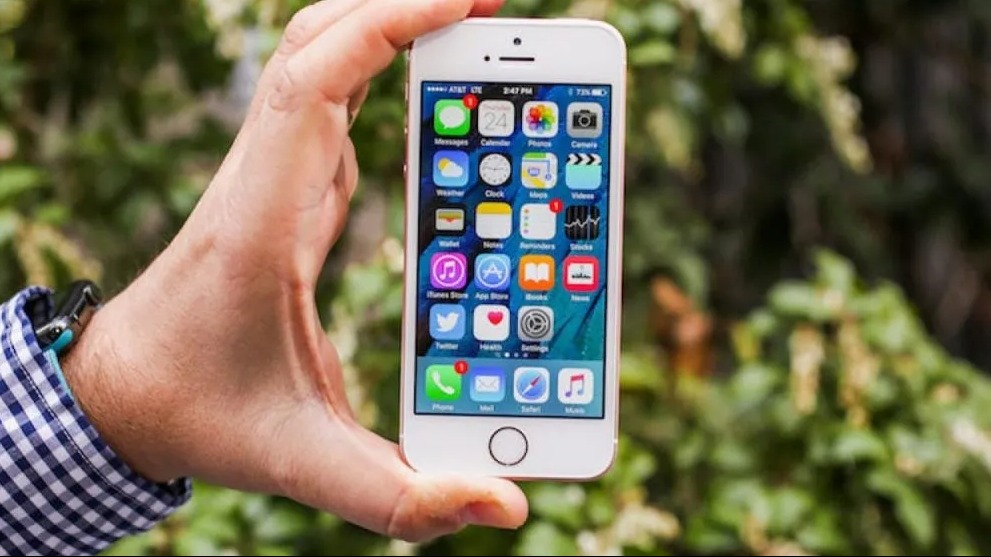 Apple gözlənilmədən iPhone 5s və iPhone 6-nı yenilədi